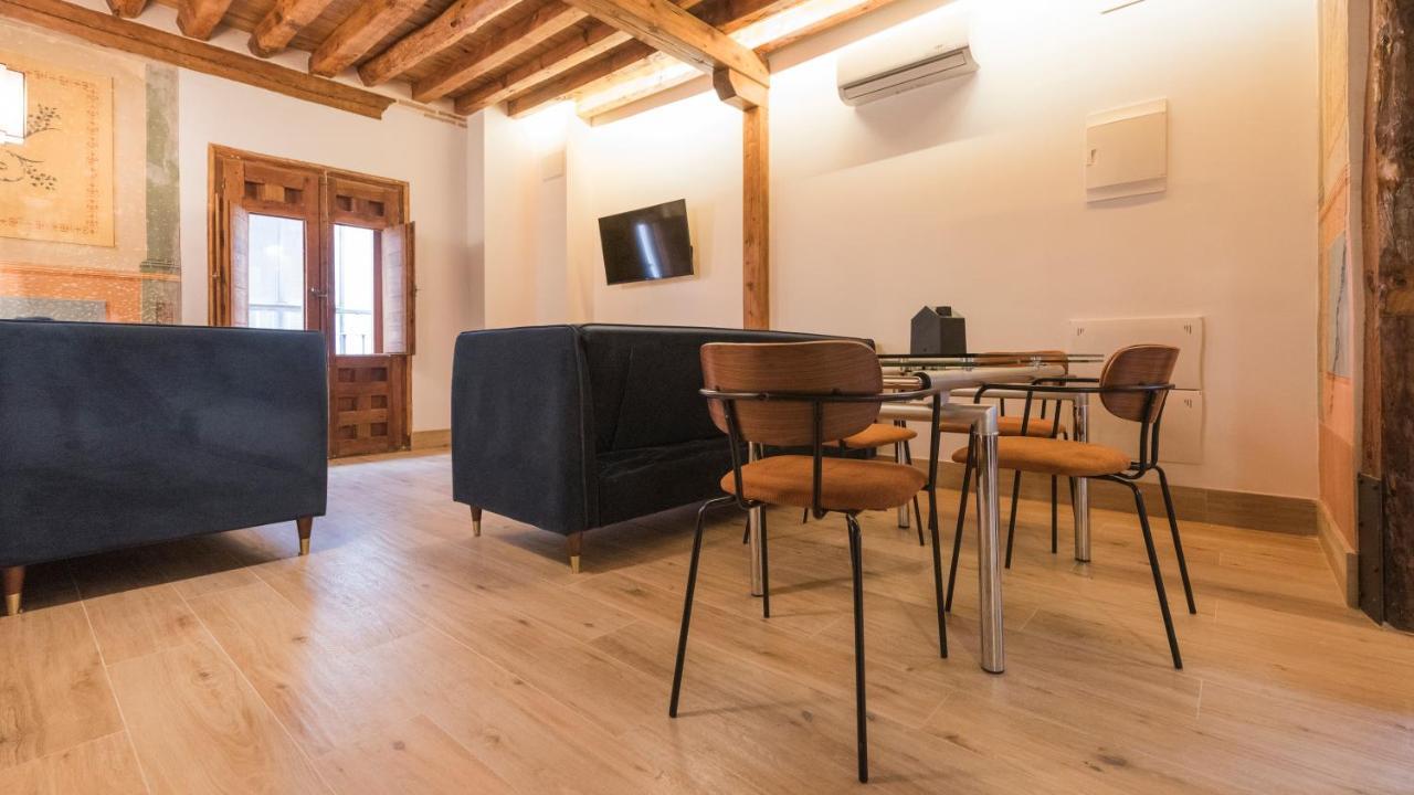 Apartamentos Boutique Pinocho Toledo Exterior photo